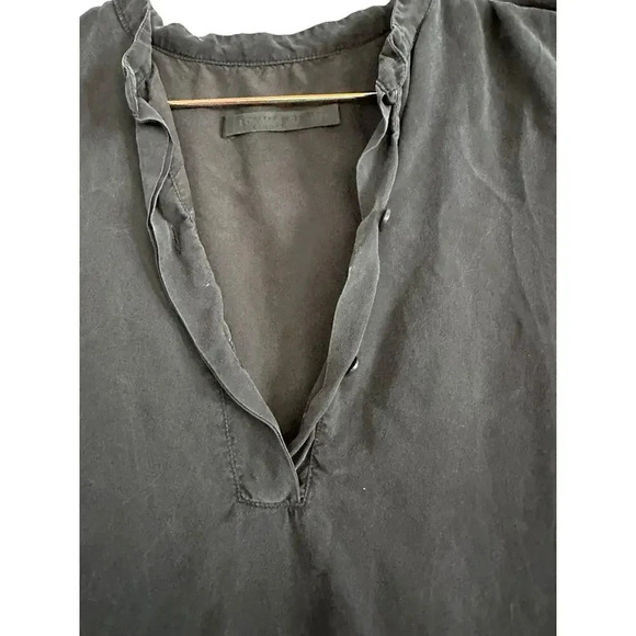 Jenni Kayne Black 100% Silk tank top blouse Size Medium - Picture 4 of 5